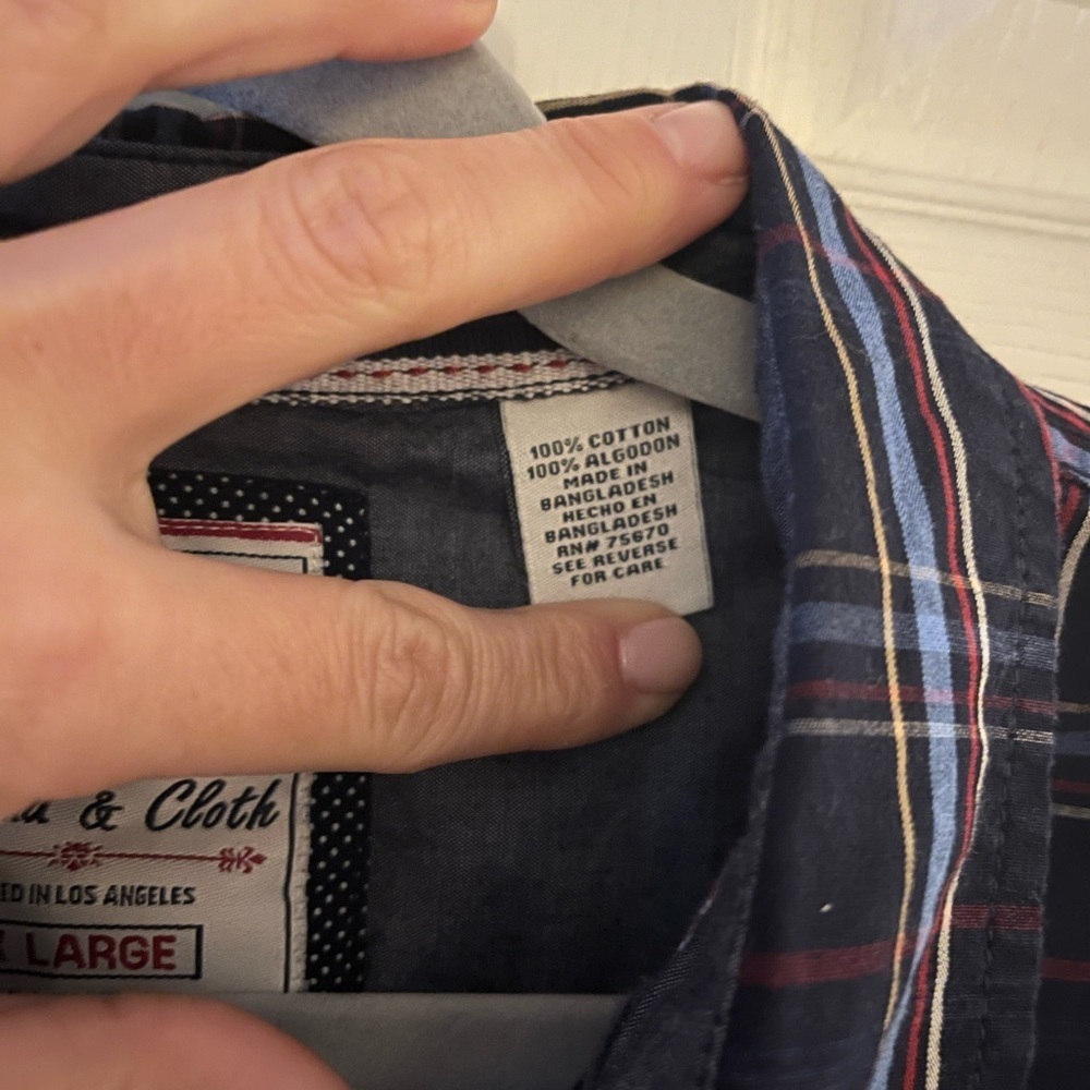 Thread & Cloth button up • Mens XL - Picture 5 of 6